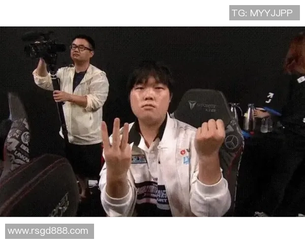 Bin上单崛起：如何在顶级赛场上带领队伍走向胜利并成为核心力量